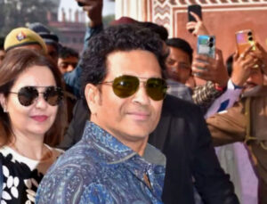 Sachin Tendulkar with his Wife Anjali at Taj Mahal in Agra 2024